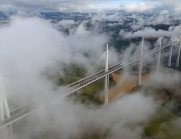 L'A75 : sur la route du viaduc de Millau